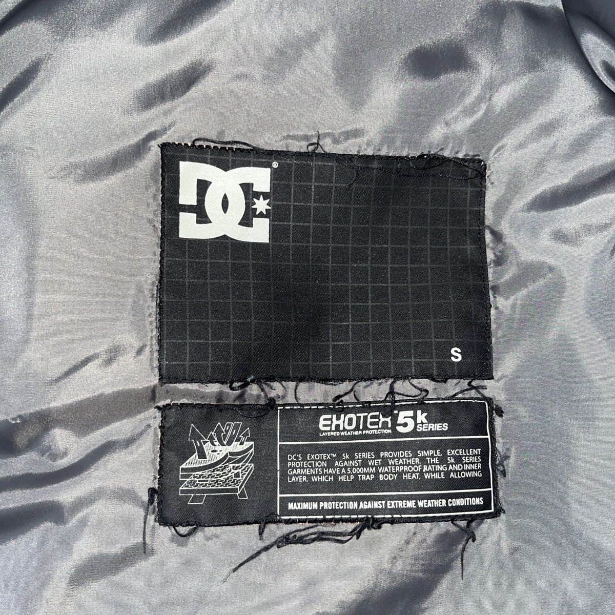 DC DC snowboard jakcet Size US S / EU 44-46 / 1 - 9 Thumbnail