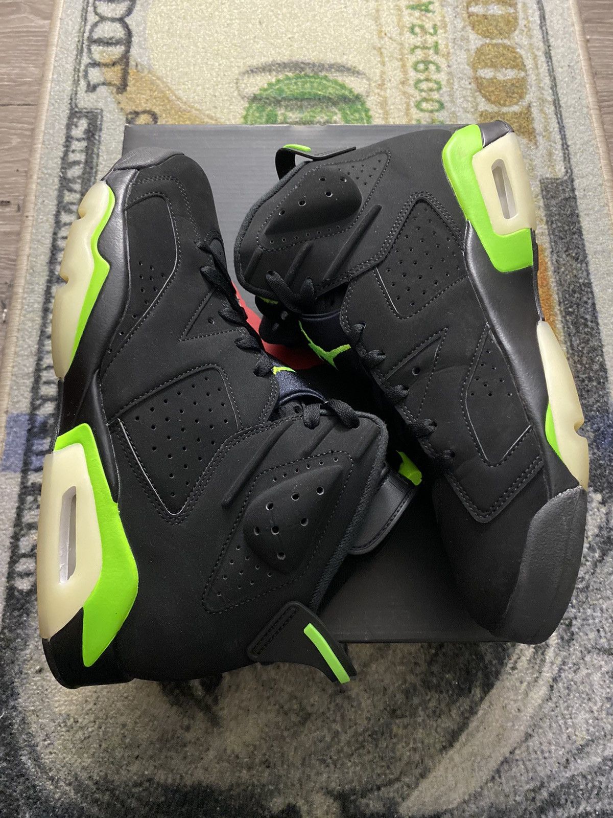 Jordan Brand × Nike Jordan 6 Retro Electric Green Size US 11.5 / EU 44-45 - 2 Thumbnail