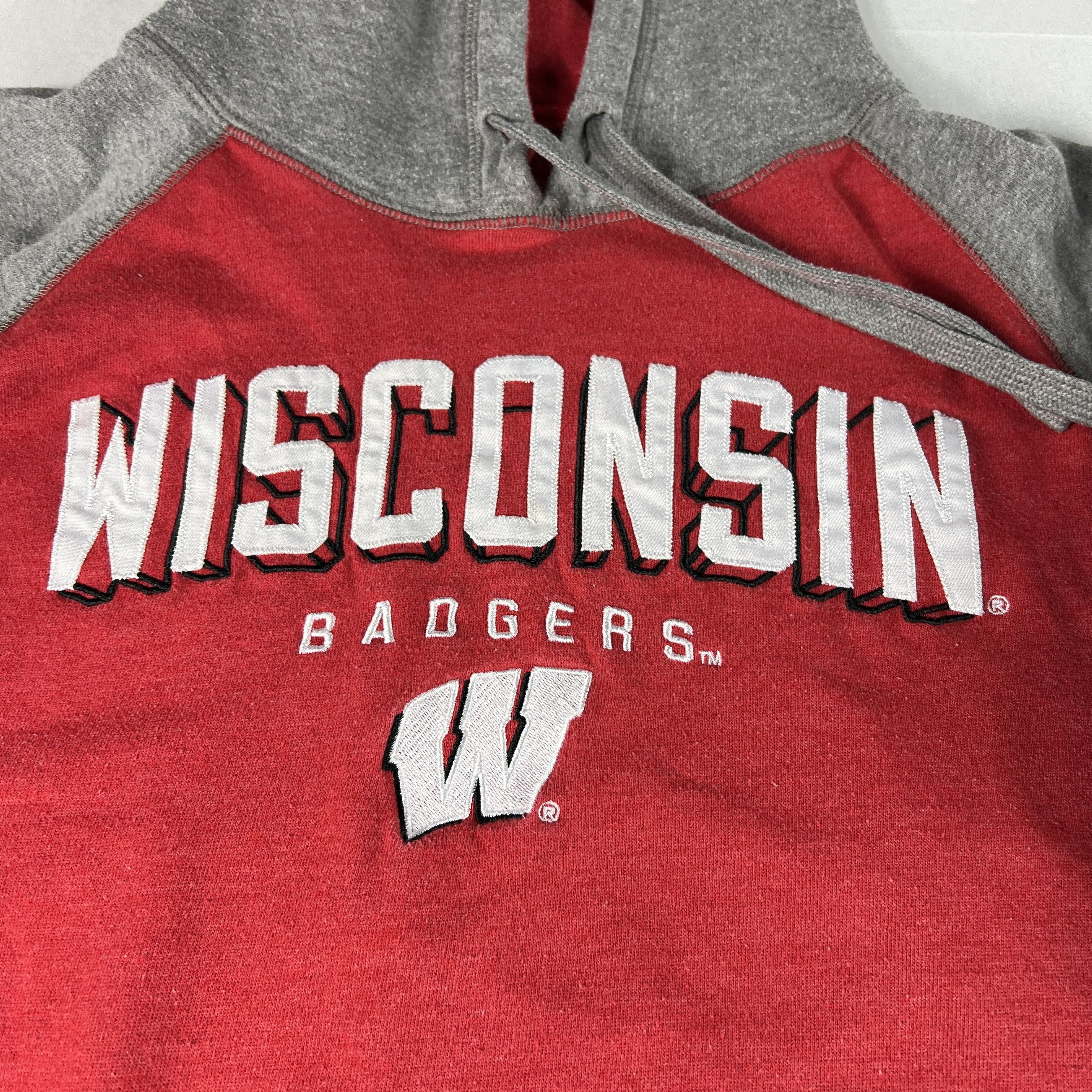 NCAA NCAA Wisconsin Badgers Sweatshirt Faded Logo Pullover Hoodie Size US L / EU 52-54 / 3 - 5 Thumbnail