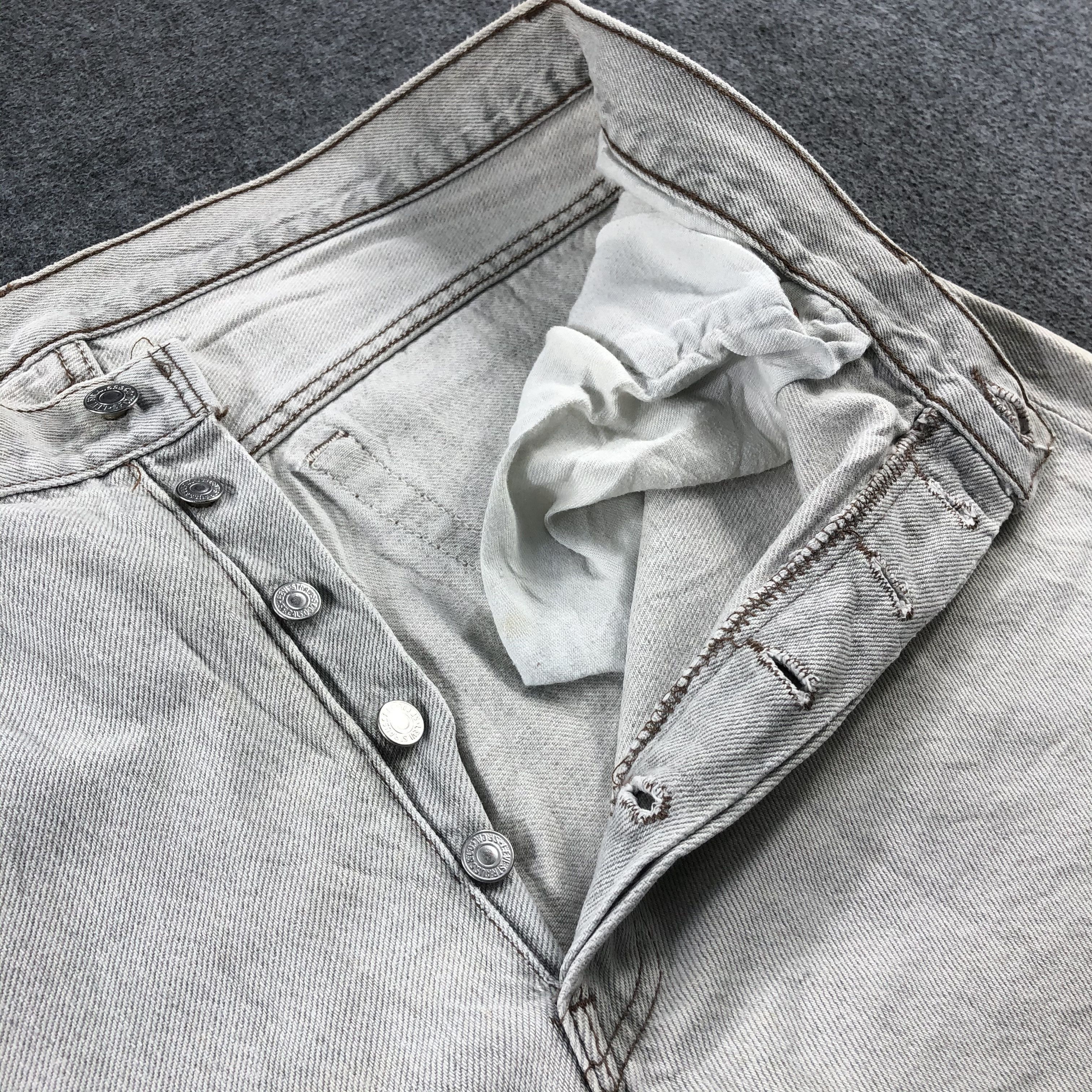 Levi's Vintage 90s Light Wash Levis 501 Jeans-J2523 Size US 39 - 7 Thumbnail