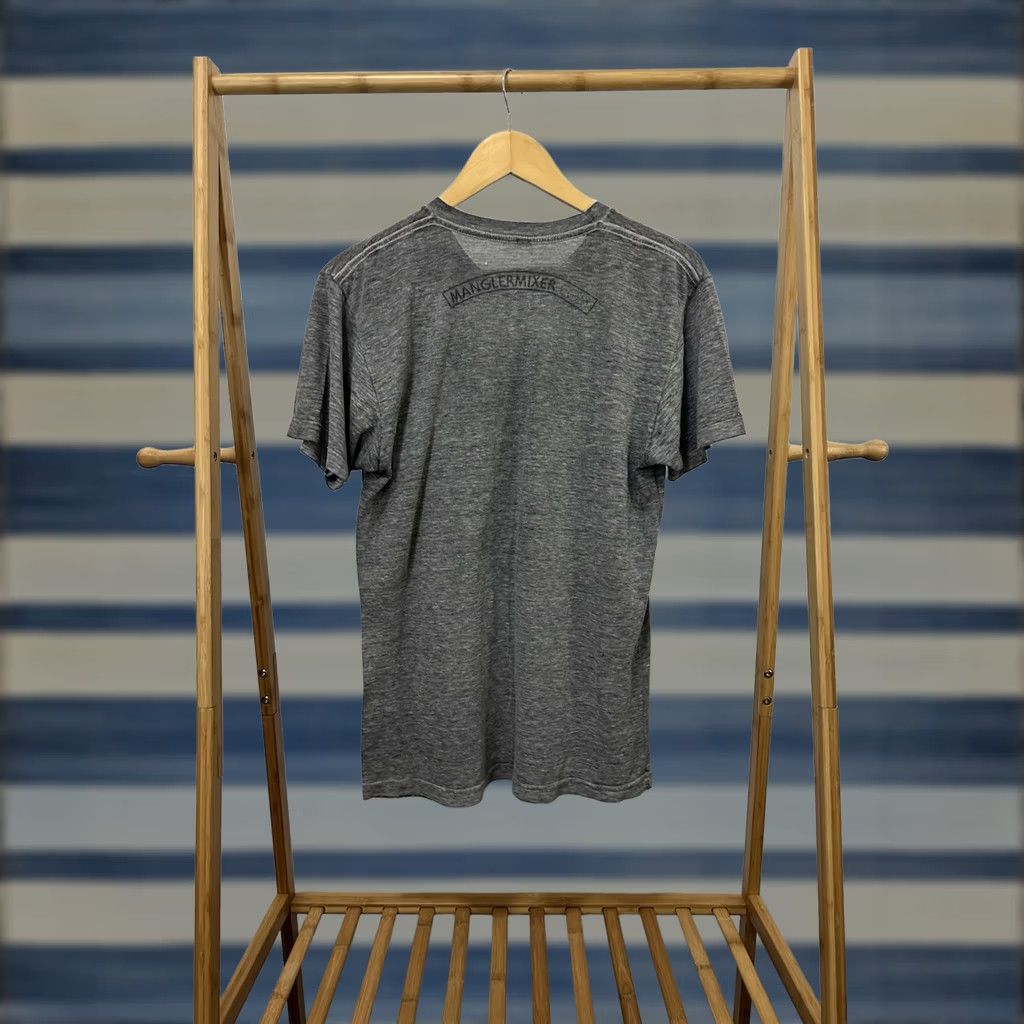 Vintage VTG Gradient Faded Worn Paper Thin Burnout Skull T-Shirt M Gray Mens Punk Audio Manglermixer Shirt Shirt Size US M / EU 48-50 / 2 - 1 Thumbnail