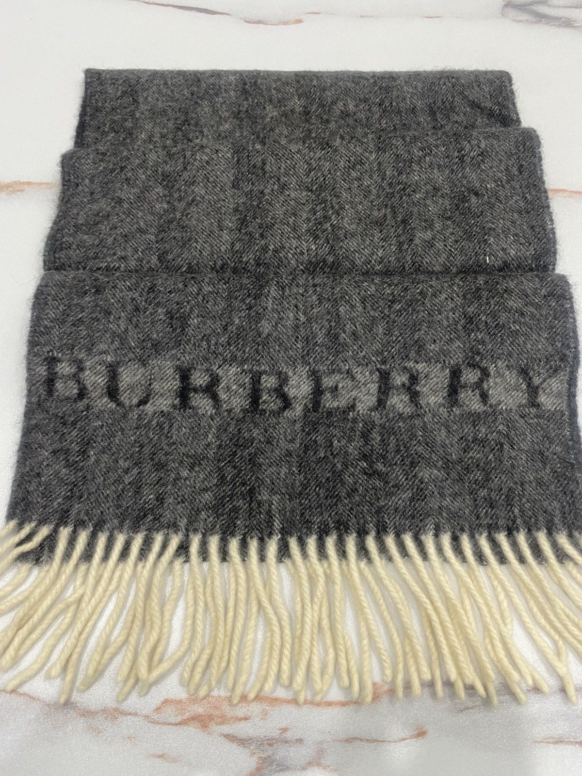 Burberry Burberry London 100% Cashmere (code:A) Size ONE SIZE - 1 Thumbnail