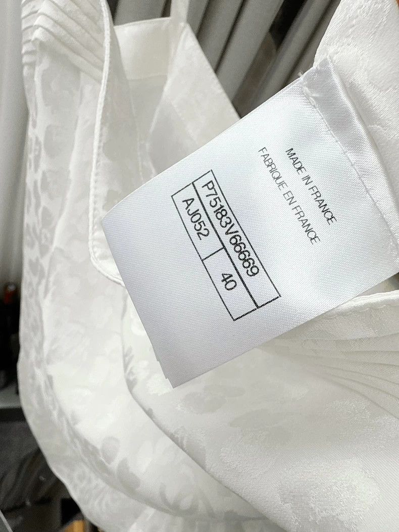 Chanel Chanel 23A white dark pattern camellia mulberry silk suspe Size S / US 4 / IT 40 - 6 Thumbnail