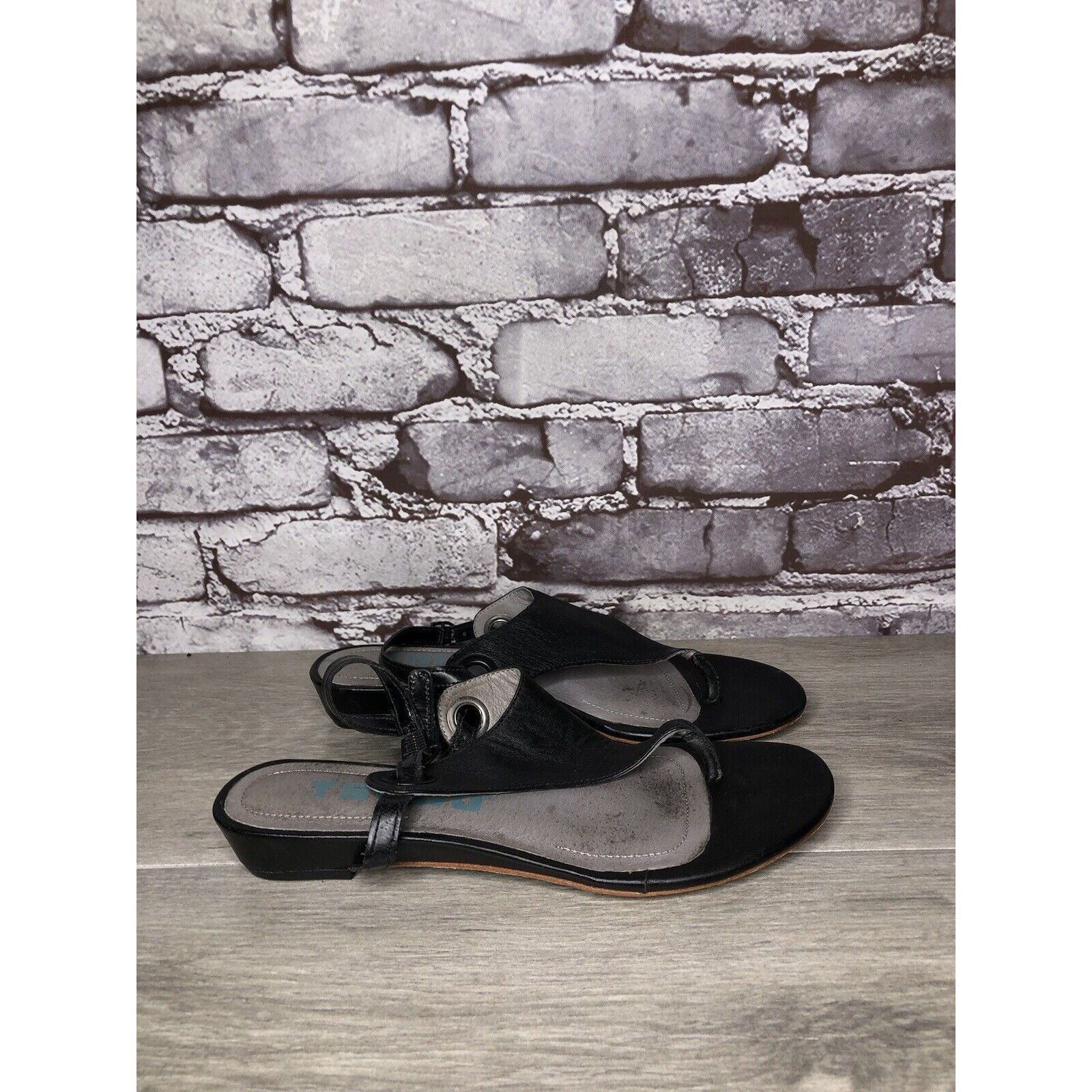 TSUBO TSUBO Black Leather Ankle Strap Wedge Thong Sandals Women’s Size US 6.5 / IT 36.5 - 21 Thumbnail