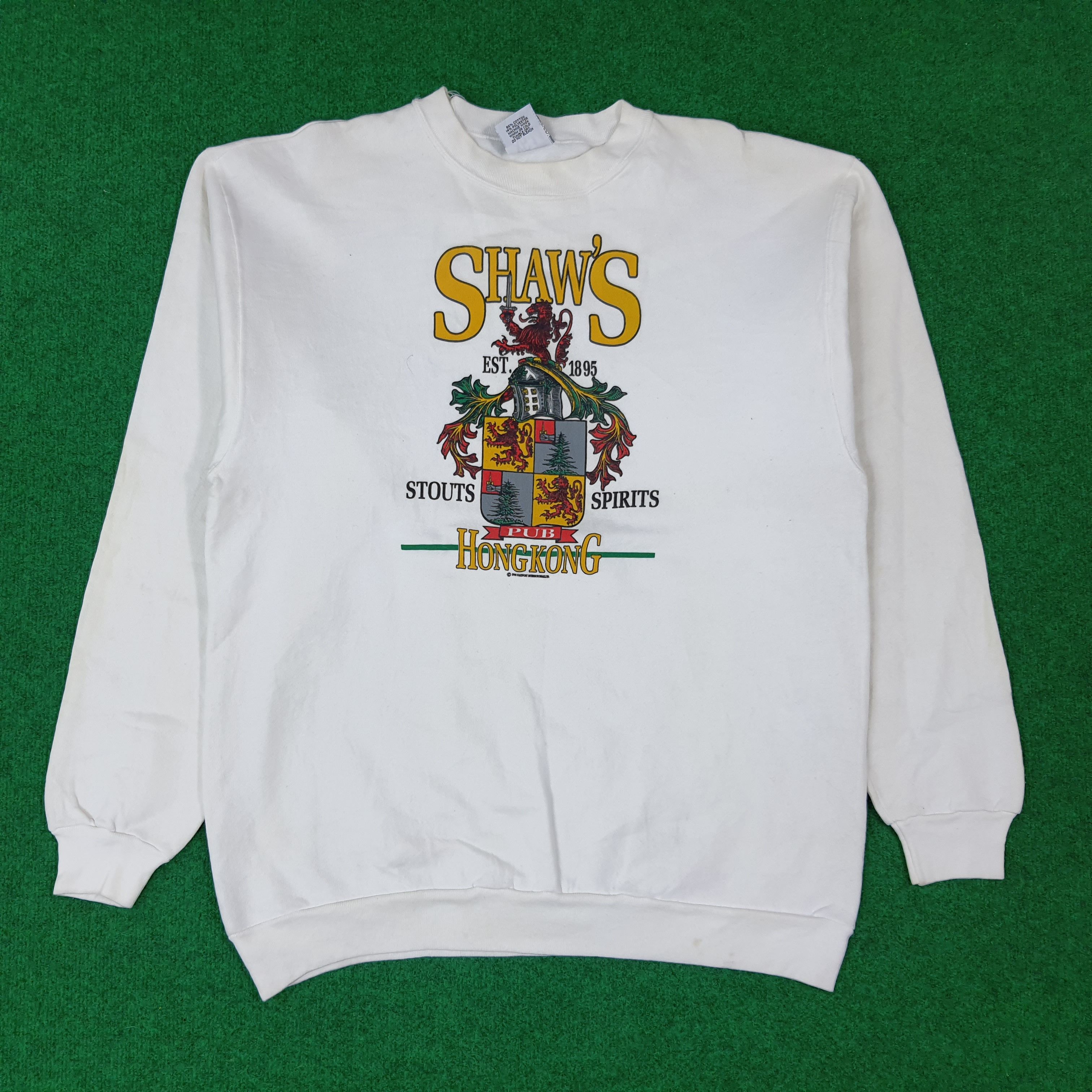 Vintage Vintage Shaw's Hong Kong Pub Sweatshirt C269N21 Size US L / EU 52-54 / 3 - 1 Thumbnail
