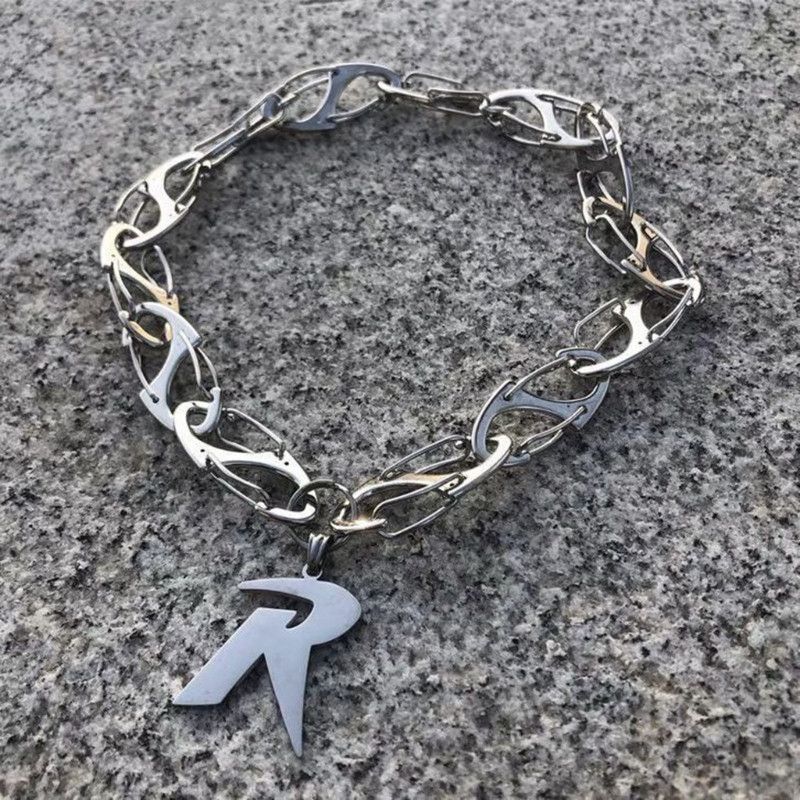 Jewelry Letter R Design Pendant Necklace Size ONE SIZE - 2 Thumbnail