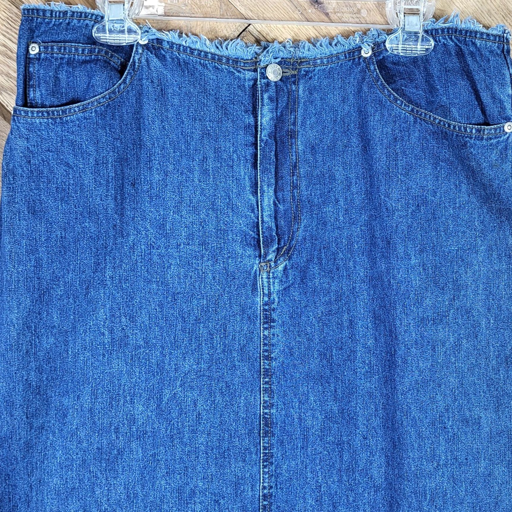 Denime VINTAGE Adriana Sport Womens Denim Maxi Skirt Size 12 Blue Frayed Waist Back Slit Skirt Womens Blue Maxi Slit 12 Adriana Sport Size 34" / US 12 / IT 48 - 2 Thumbnail
