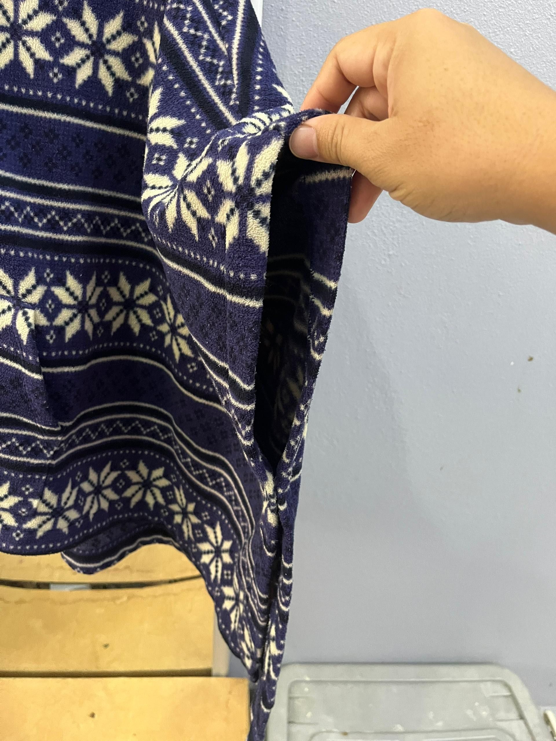 Uniqlo Uniqlo Fair Isle Caped Hoodie Poncho Fleece Size ONE SIZE - 5 Thumbnail