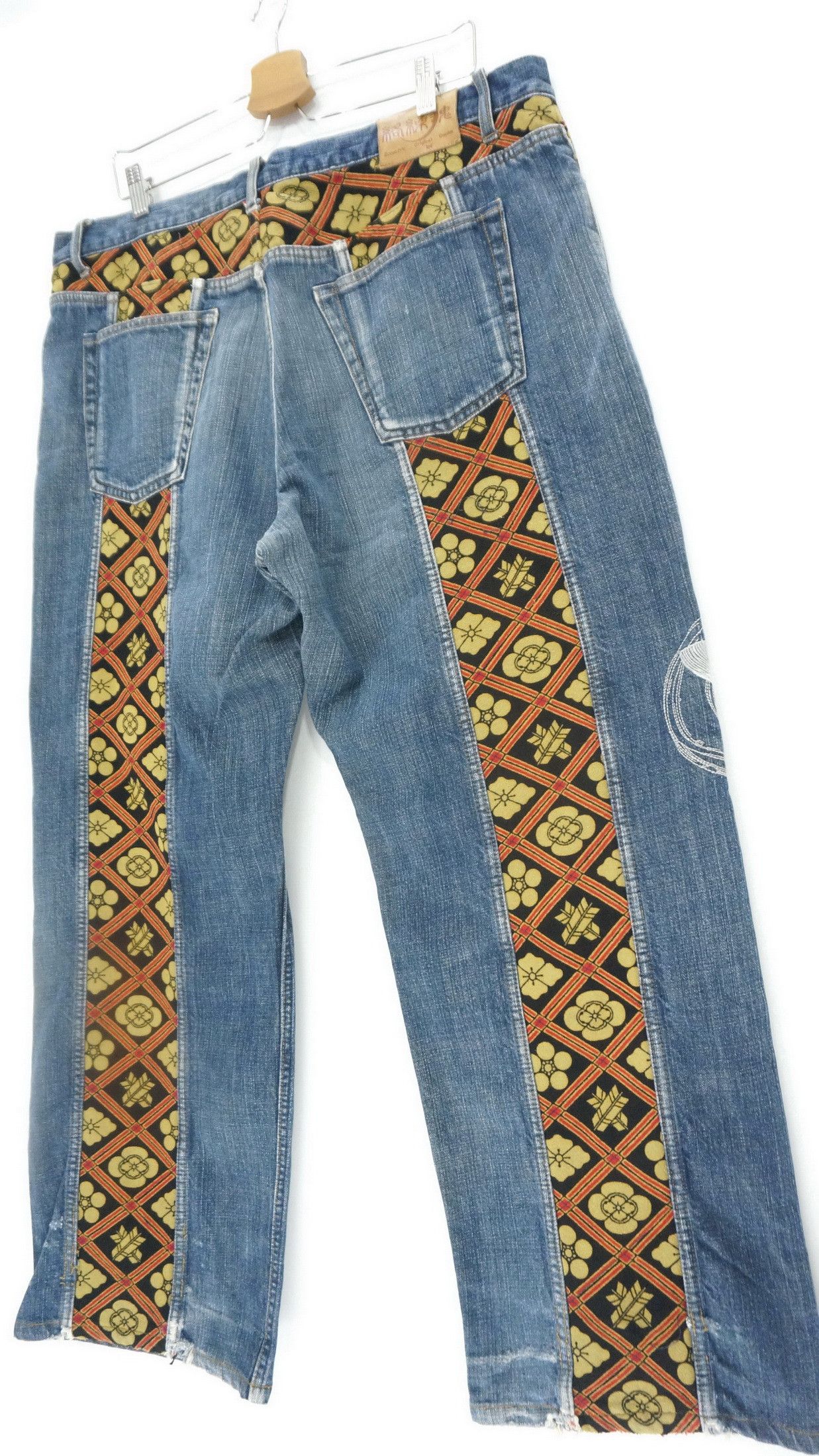 Japanese Brand 🌸🌸Rare Karakuri Tamashi Koi Embroidery Vintage Jeans Size US 40 / EU 56 - 3 Thumbnail