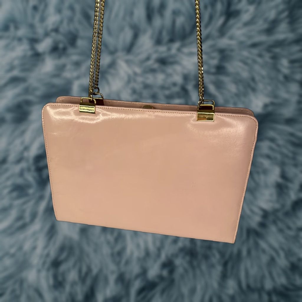 CO VINTAGE May Shoe Co Purse Bag Charleston WV Gold Chain Soft Pink Purse Pink Bag Womens Vintage Size ONE SIZE - 1 Thumbnail