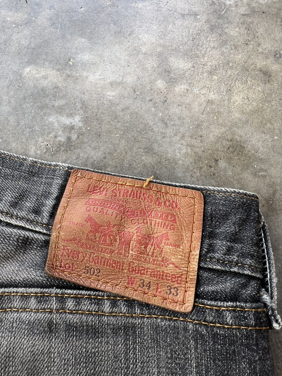 Levi's VINTAGE LEVIS 502 DISTRESS JEAN Size US 32 / EU 48 - 24 Thumbnail