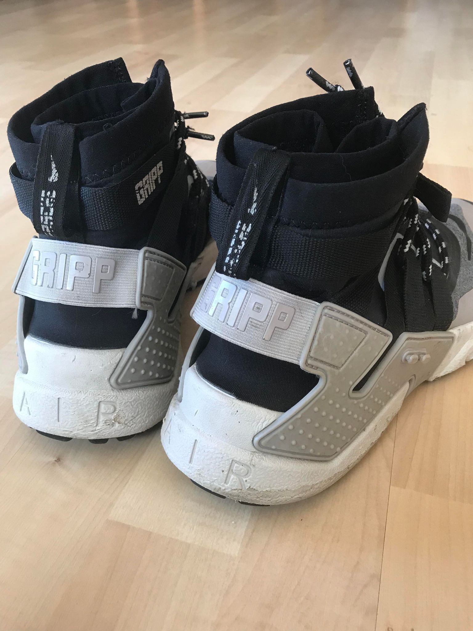 Nike Nike Air Huarache Gripp Atmosphere Grey Reflective Size US 10.5 / EU 43-44 - 7 Thumbnail