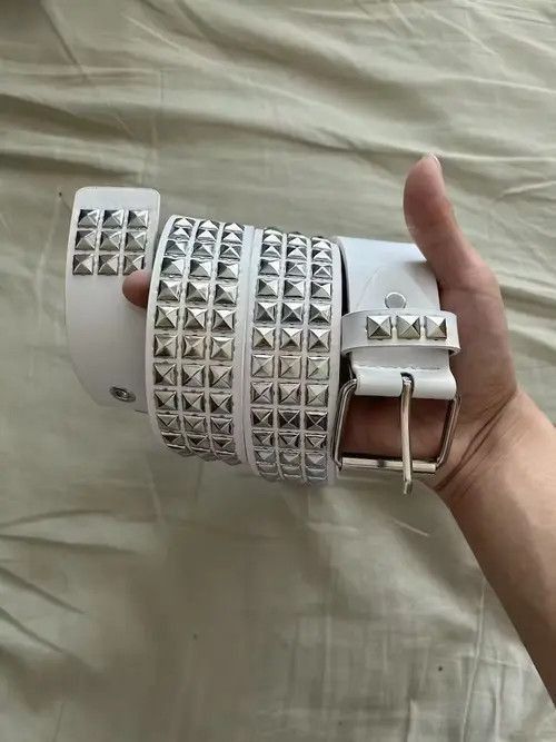 Vintage Pyramid Studded Belt (white) Size ONE SIZE - 1 Thumbnail