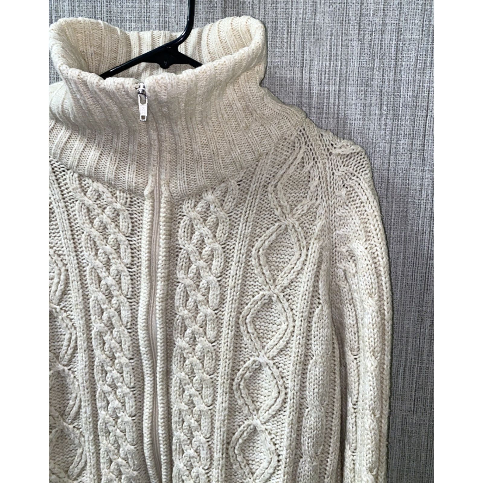 Vintage VINTAGE Bullums Mens Beige Acrylic Cable-Knit Full Zip Sweater M Full Zip Beige Mens Size M Bullums Sweater Size US M / EU 48-50 / 2 - 2 Thumbnail