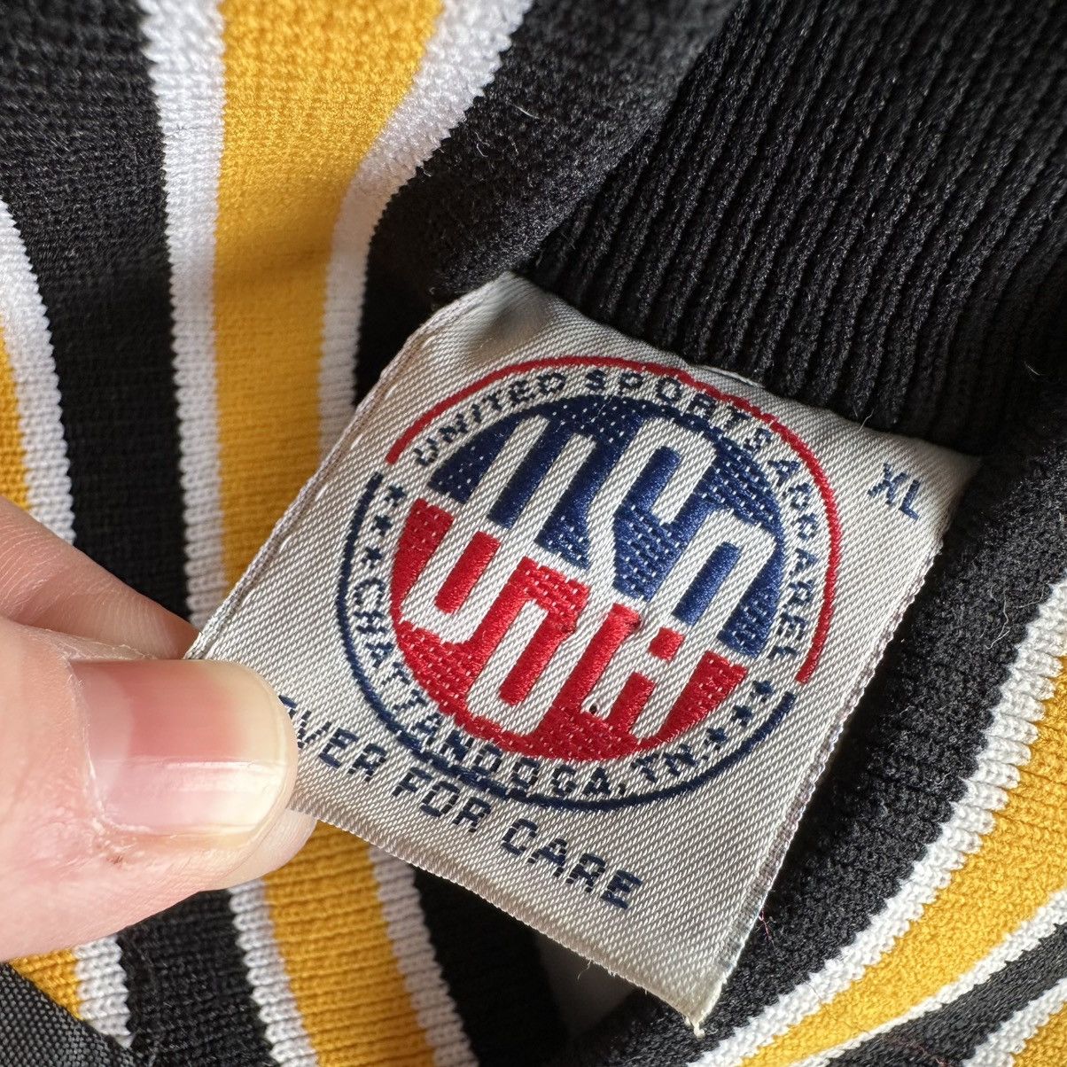 Other Vintage Iowa Satin Jacket Mens XL Black Hawkeyes Varsity Vtg Size US XL / EU 56 / 4 - 9 Thumbnail