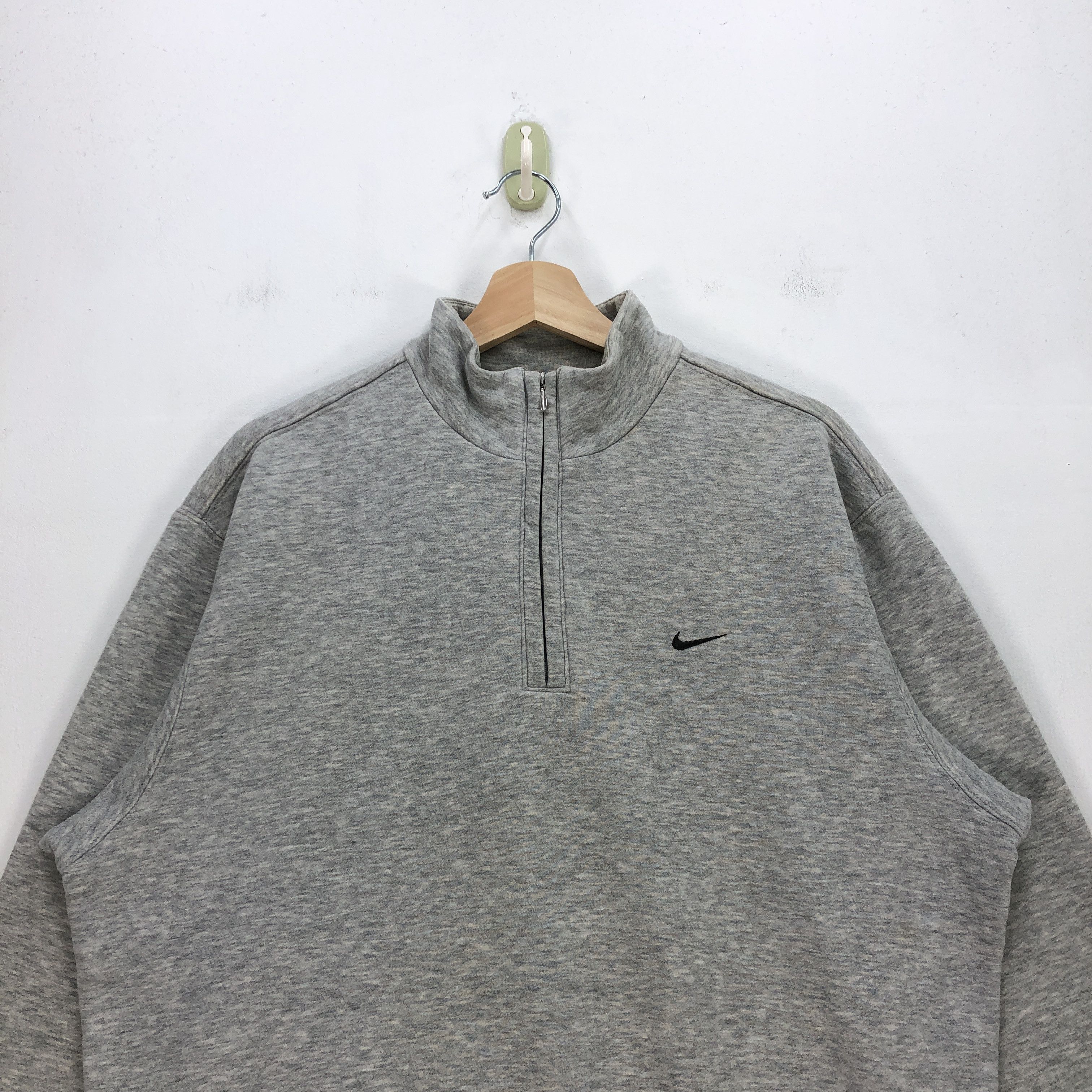 Nike Vintage Nike Sweatshirt Nike Swoosh Sweater Jumper Pullover Size US L / EU 52-54 / 3 - 2 Thumbnail