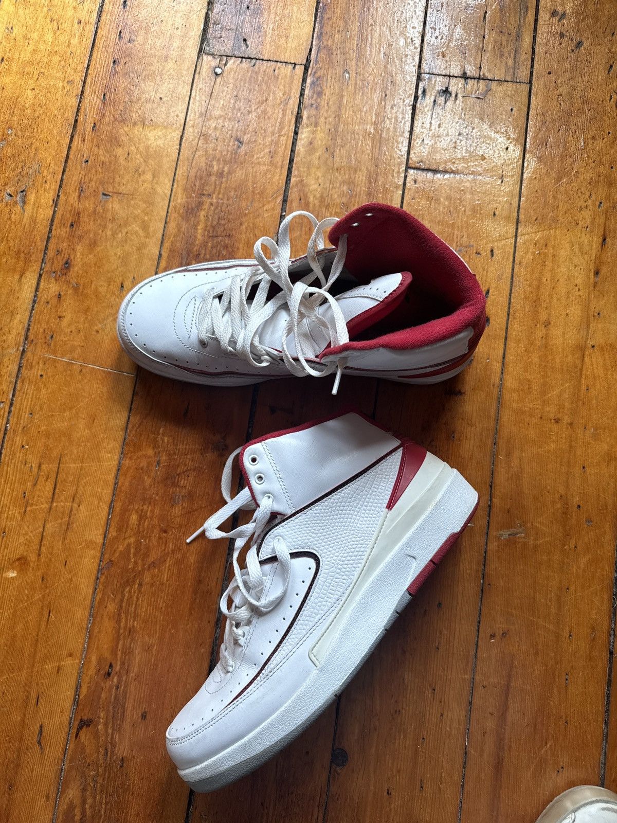 Jordan Brand Jordan 2 Retro White Red (2014) Size US 10.5 / EU 43-44 - 1 Thumbnail
