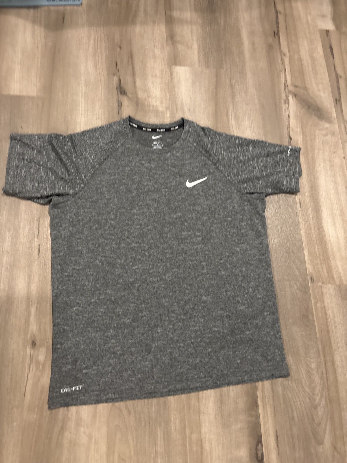 Nike Nike dry fit swim shirt Size US L / EU 52-54 / 3 - 1 Preview