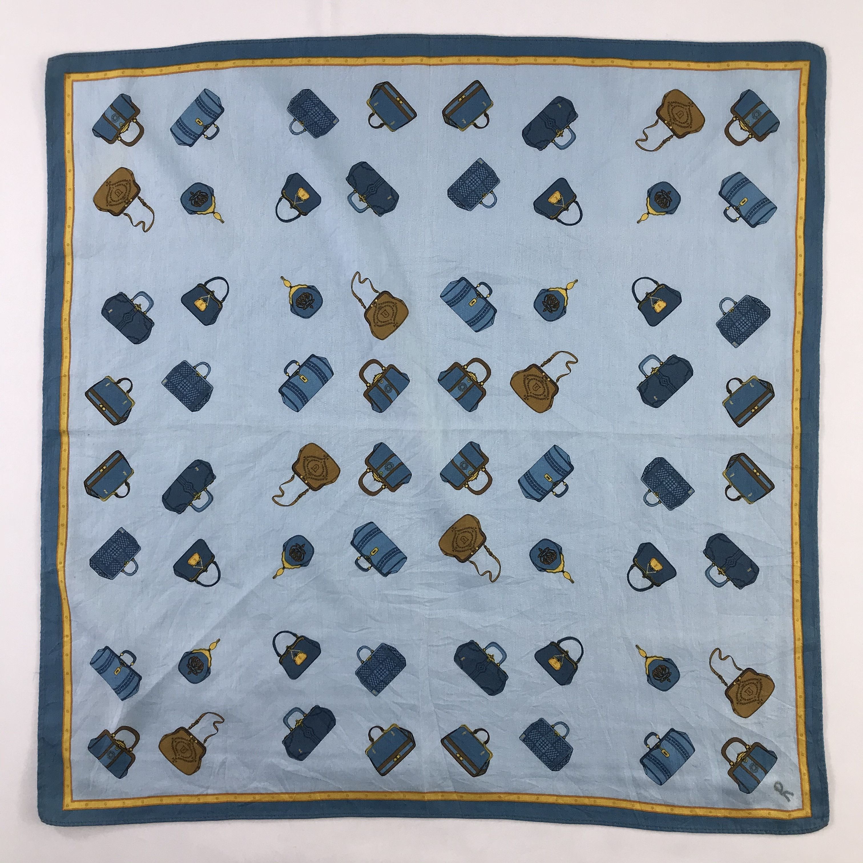 Roberta di Camerino × Vintage Roberta Di Camerino Bandana / Handkerchief/Neckerchief -S398 Size ONE SIZE - 1 Thumbnail