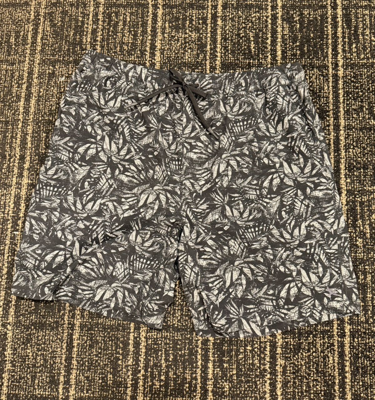 Eddie Bauer Eddie Bauer - Printed Designs Bathing Suits (MEDIUM) Size US 31 - 2 Thumbnail
