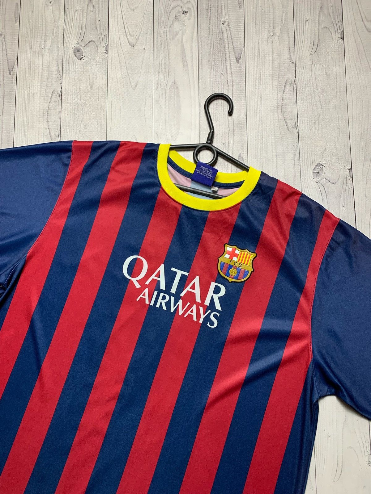 Vintage Vintage Barcelona 10 Messi soccer jersey size XL Size US XL / EU 56 / 4 - 3 Thumbnail