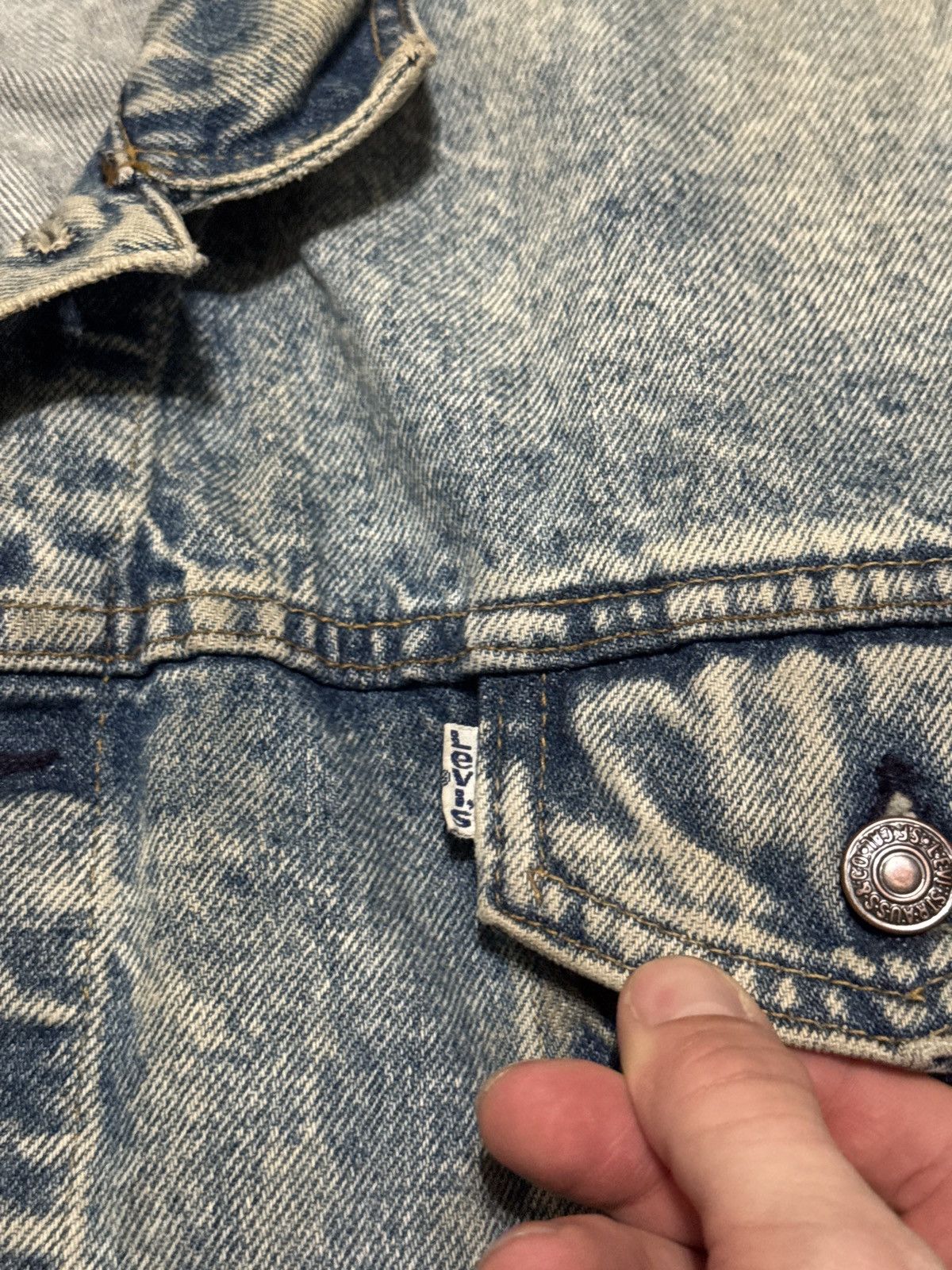 Levi's Vintage Clothing Vintage 80s Levi’s Denim Trucker Jacket Large Distressed Size US L / EU 52-54 / 3 - 7 Thumbnail