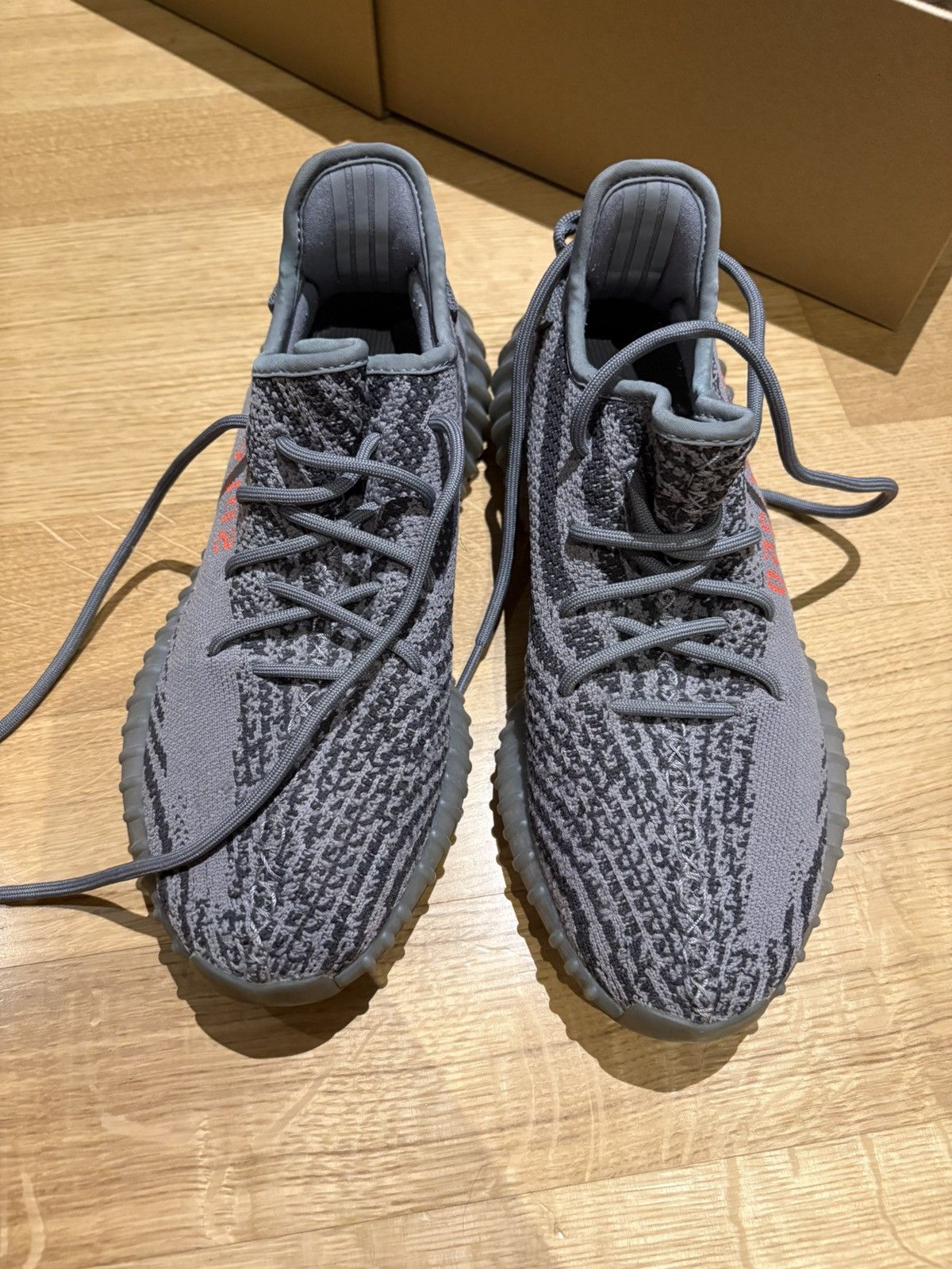 Yeezy Yeezy 350 v2 Beluga 2.0 Size US 9 / EU 42 - 1 Thumbnail
