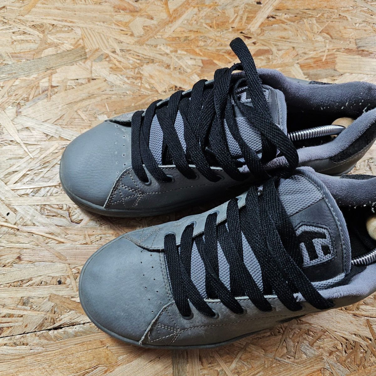 Etnies × Vintage Etnies Vintage skater shoes boots 90S chunky sneakers Size US 11 / EU 44 - 10 Thumbnail
