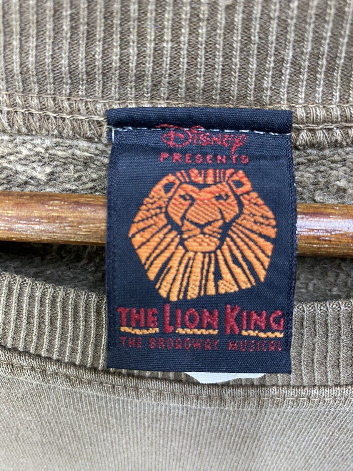 Disney Vintage The Lion King Sweatshirt Big Logo Crewneck Size M Size US M / EU 48-50 / 2 - 7 Thumbnail