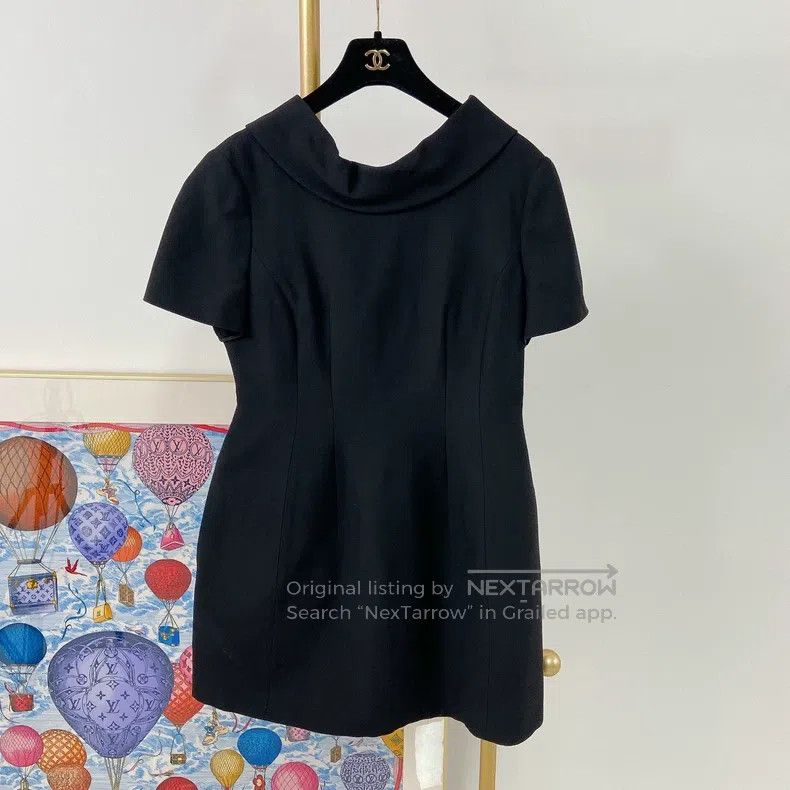 Valentino Valentino Black waist dress Size M / US 6-8 / IT 42-44 - 1 Thumbnail