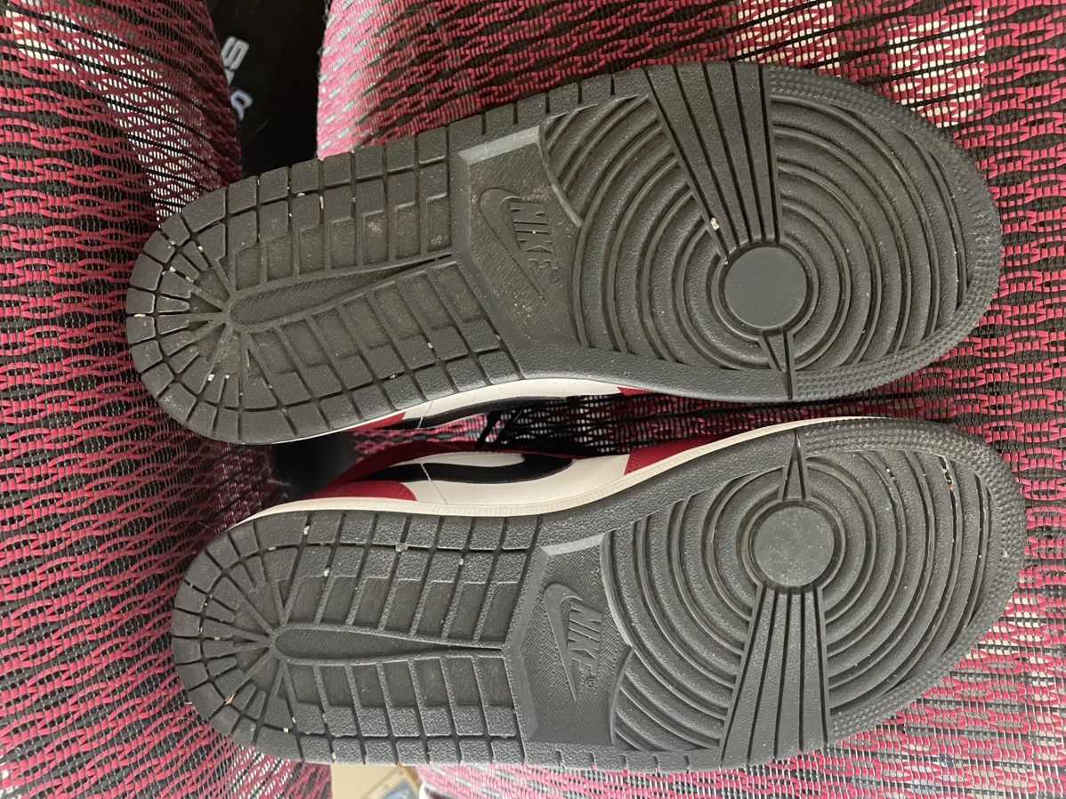 Nike Nike AJ mid 1 chicago toe size 8 Size US 8 / EU 41 - 8 Thumbnail