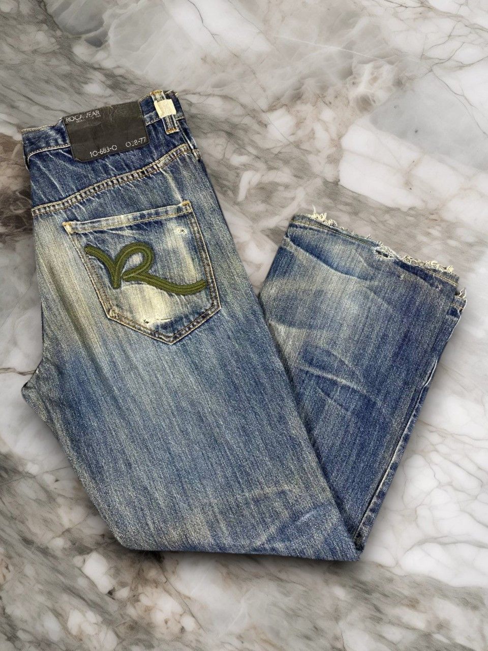Rocawear vintage rocawear regular fit distressed denim Size US 35 - 1 Thumbnail