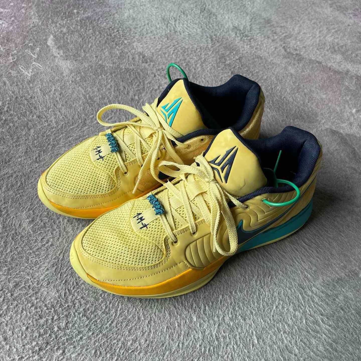 Nike Nike Yellow Lowtop Sneakers 43 Men Size US 10 / EU 43 - 1 Thumbnail