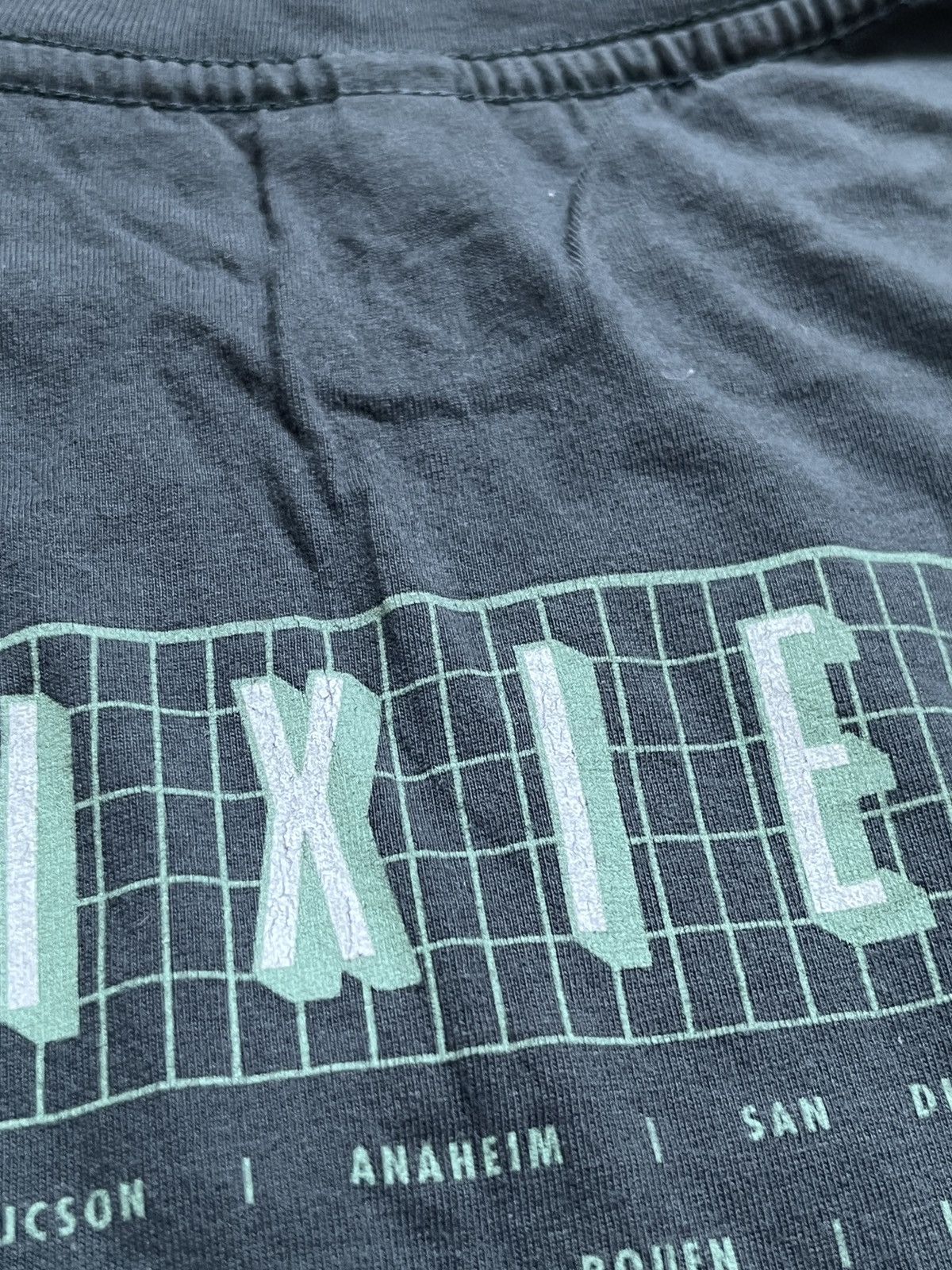 Band Tees The Pixies 2022 tour tee Size US L / EU 52-54 / 3 - 7 Thumbnail