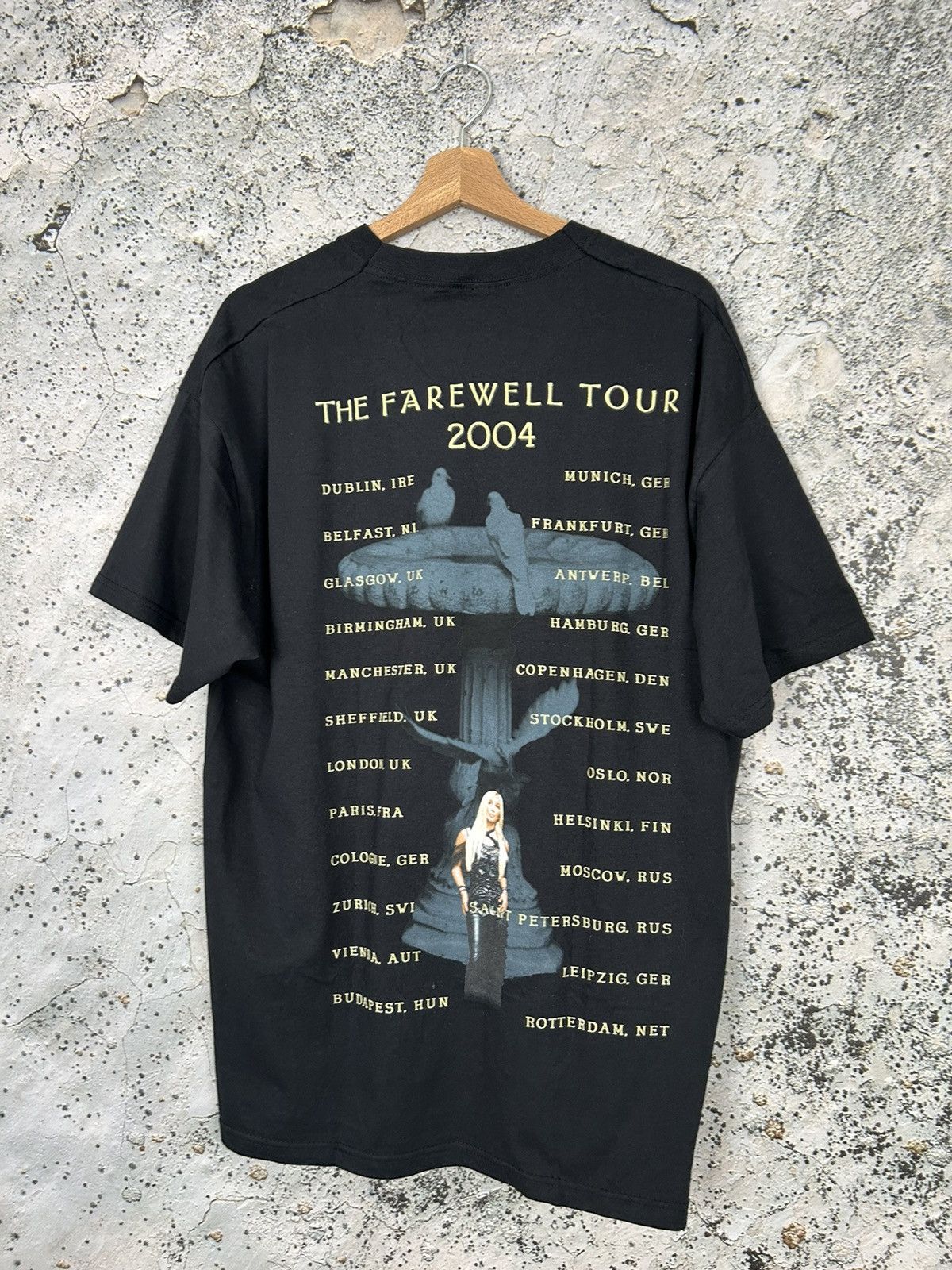Band Tees Vintage Cher 2004 The Farewell Tour Rock Band Tee Rare Art Size US XL / EU 56 / 4 - 2 Thumbnail