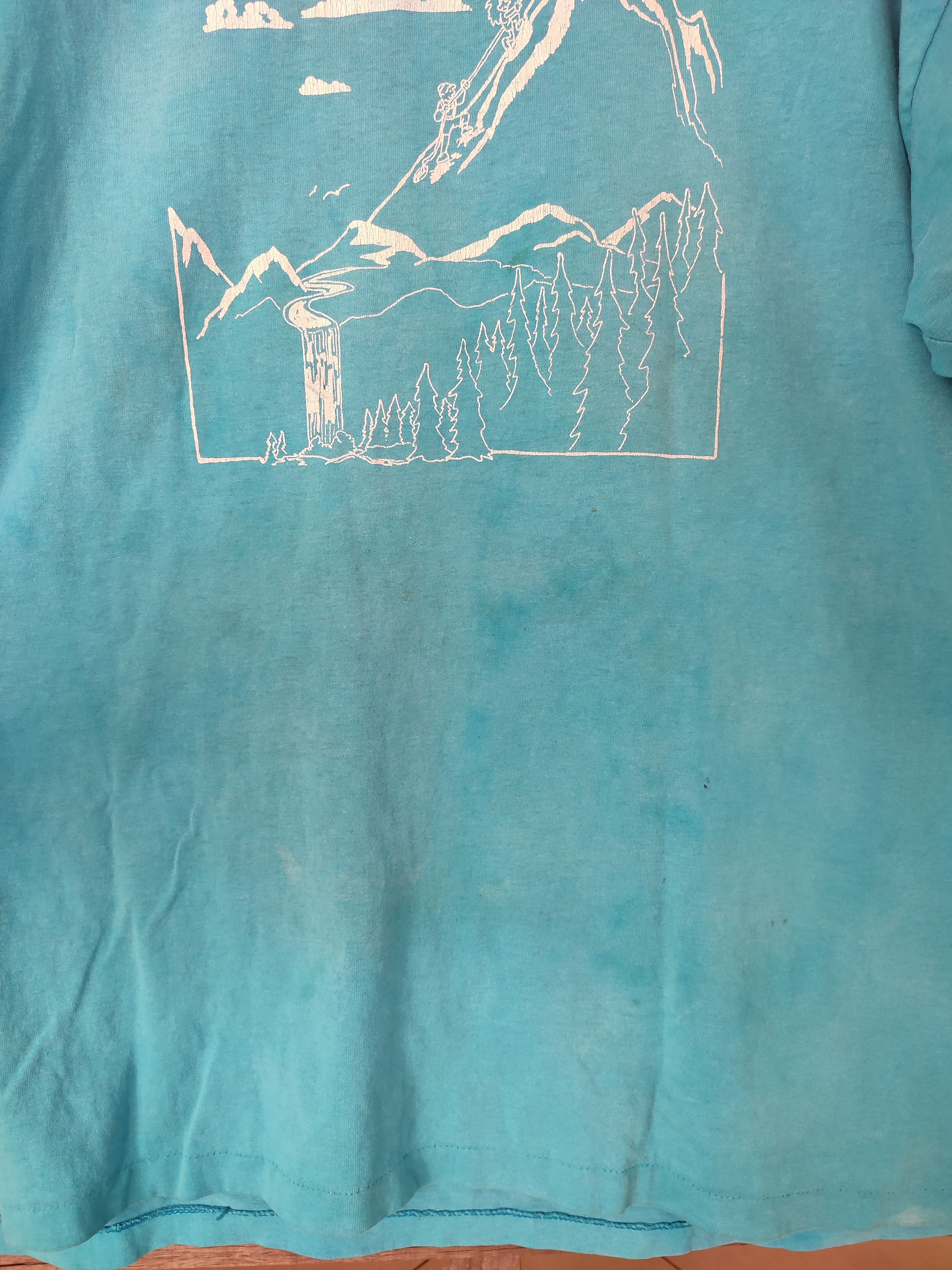 Hanes Adventure On Sun Mountain Calvary Temple Tee Size US XL / EU 56 / 4 - 5 Thumbnail