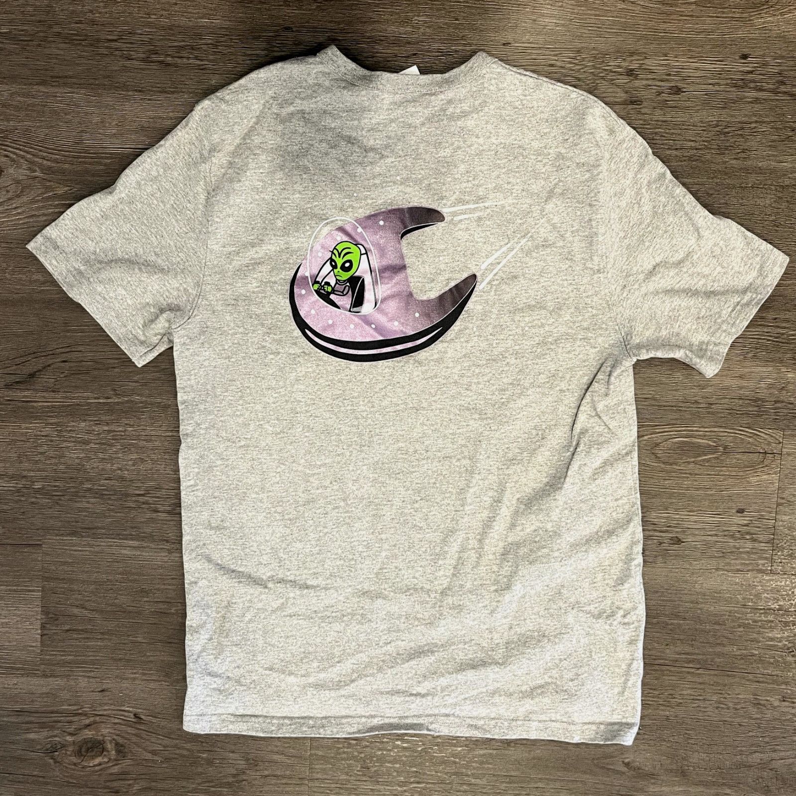 Champion Champion Alien Graphic Short Sleeve Streetwear Tee Size M Size US M / EU 48-50 / 2 - 1 Thumbnail