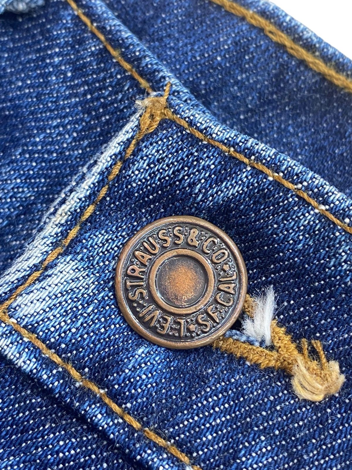 Levi's Levi’s Dark Blue Wash Style Loose Jeans Size US 26 / EU 42 - 10 Thumbnail
