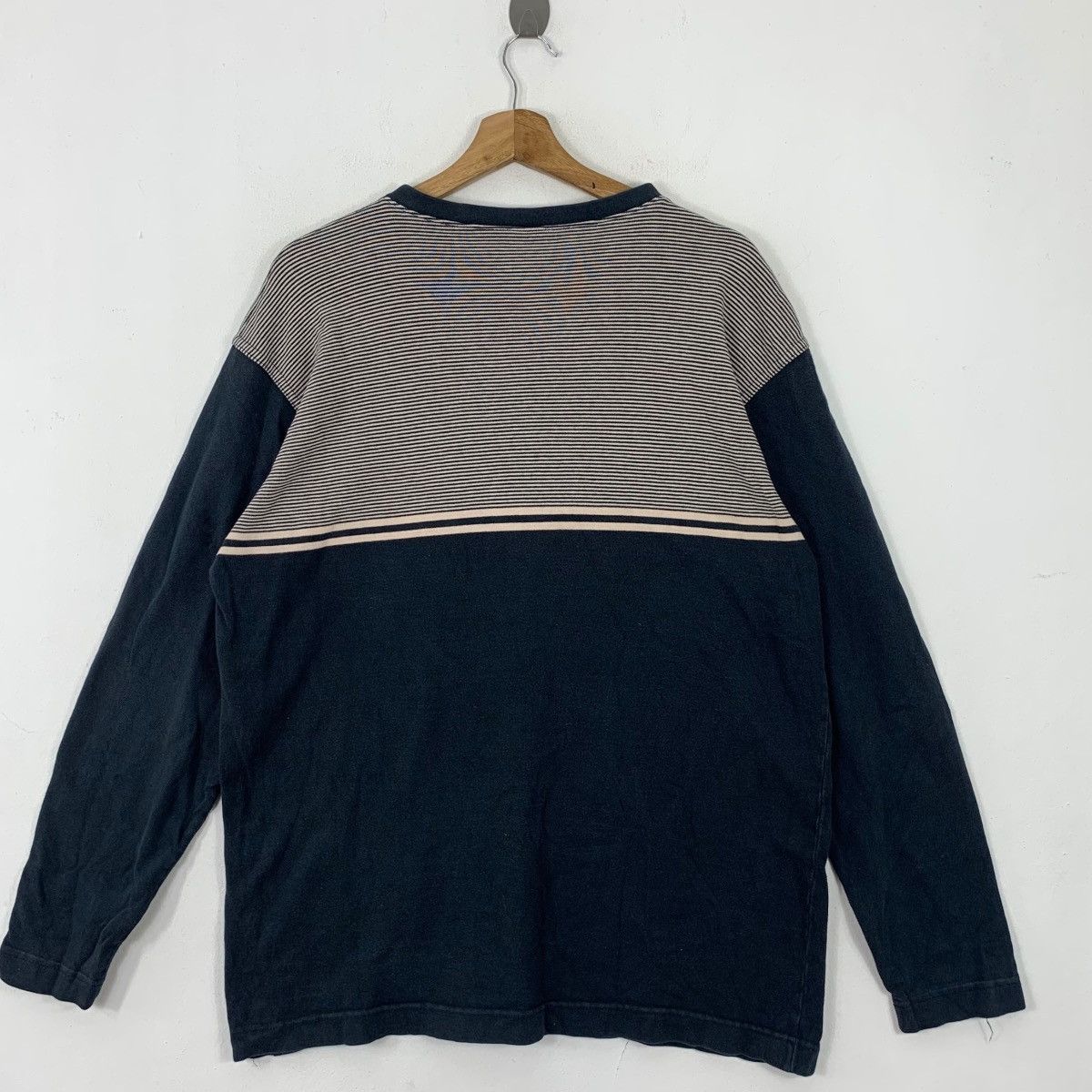 Other Vintage LEVI’S STRAUSS USA Stripped V Neck Tee Shirt Top Size US M / EU 48-50 / 2 - 4 Thumbnail