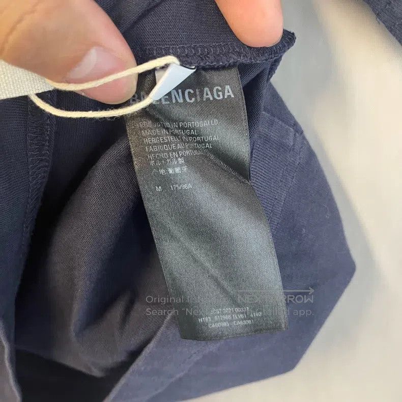 Balenciaga Balenciaga Navy Blue Embroidered Double Hook Medal Logo Sh Size US M / EU 48-50 / 2 - 5 Thumbnail