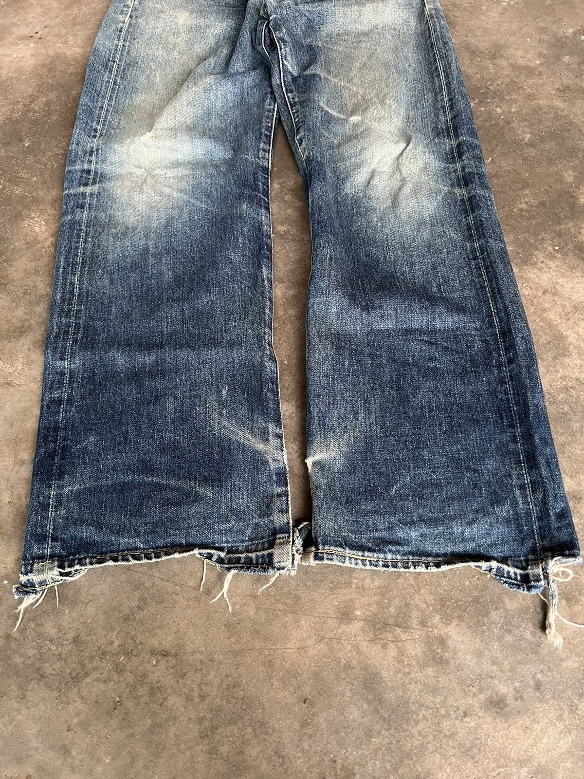 Levi's × Levi's Vintage Clothing VINTAGE LEVIS 702 BIG E SELVEDGE DISTRESSED JEANS Size US 32 / EU 48 - 3 Thumbnail