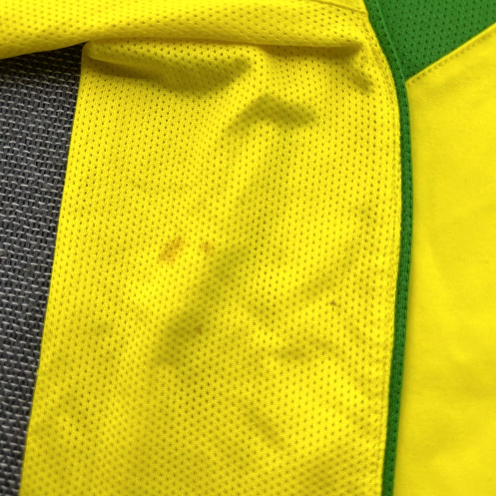 Nike Nike Brazil 2004 2005 2006 Home Mens Football Jersey Shirt Medium Yellow Total90 Size US M / EU 48-50 / 2 - 6 Thumbnail