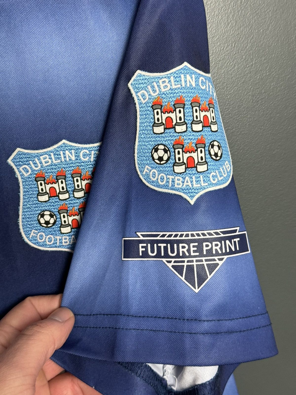 Other KIDS Dublin City 03/04 Home Football Jersey Size US S / EU 44-46 / 1 - 6 Thumbnail