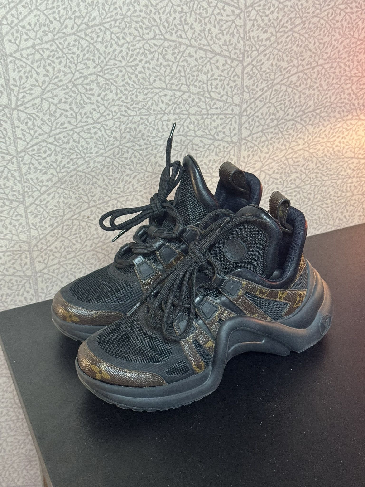 Louis Vuitton LV ARCHLIGHT SNEAKER 1A43LD EU 36 / USA 6 Size US 6 / IT 36 - 1 Thumbnail