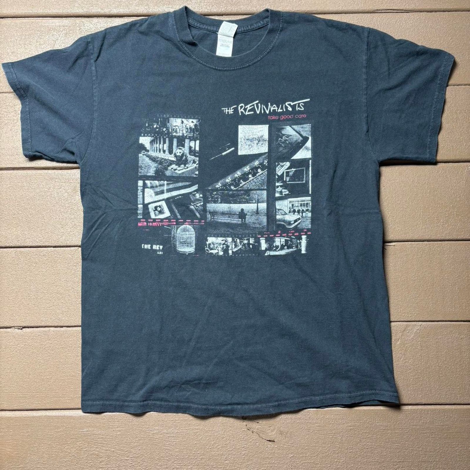 Gildan The revivalists 2019 tour shirt Size US L / EU 52-54 / 3 - 1 Thumbnail