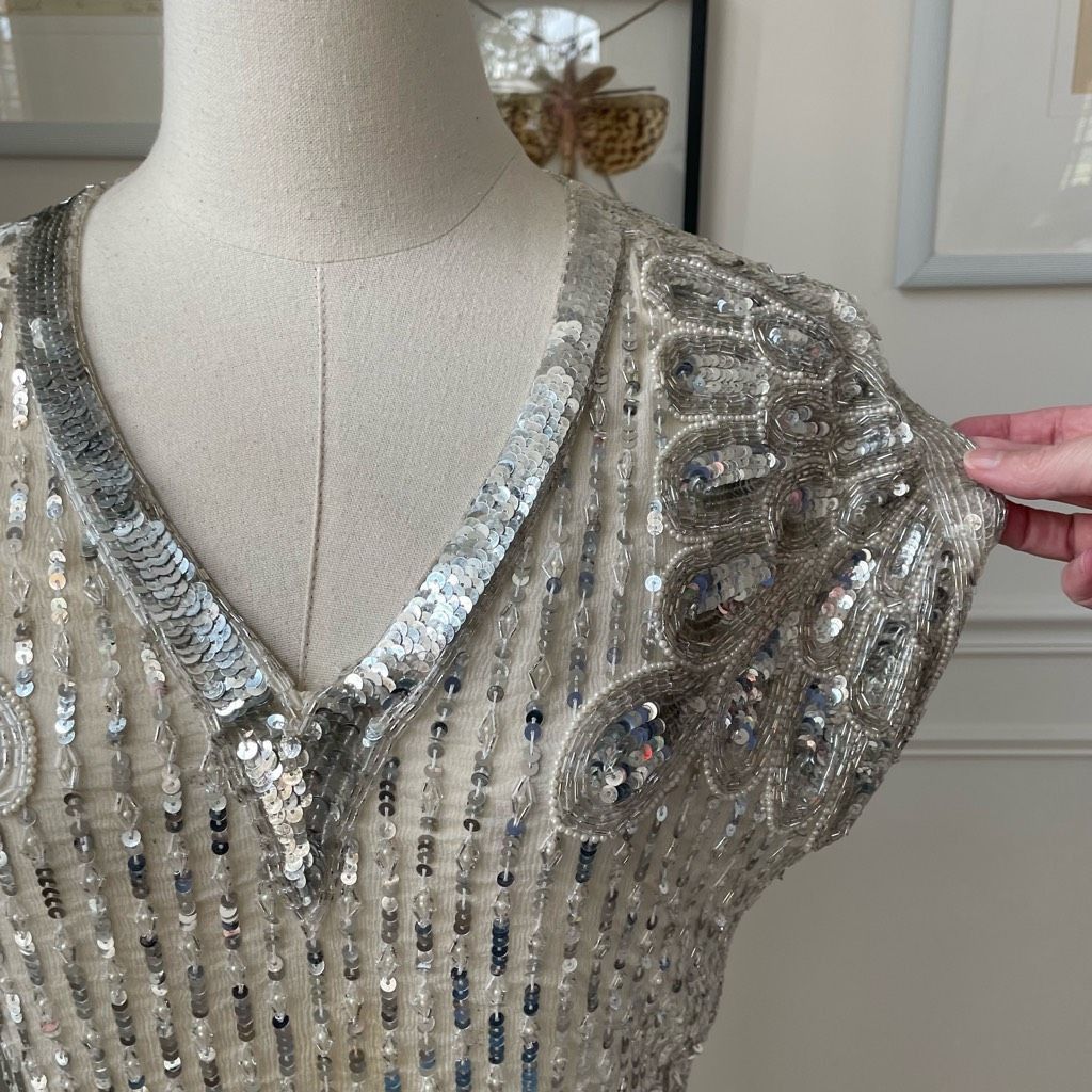 Vintage Vintage 70s Judith Ann Creations Ivory Silver Embellished Bling Sequins Pearl Top S Size S / US 4 / IT 40 - 2 Thumbnail