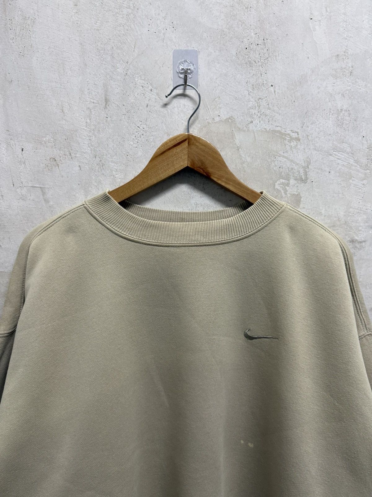Nike Vintage Nike Small Swoosh Cream Travis Hoodie Size US XXL / EU 58 / 5 - 2 Thumbnail
