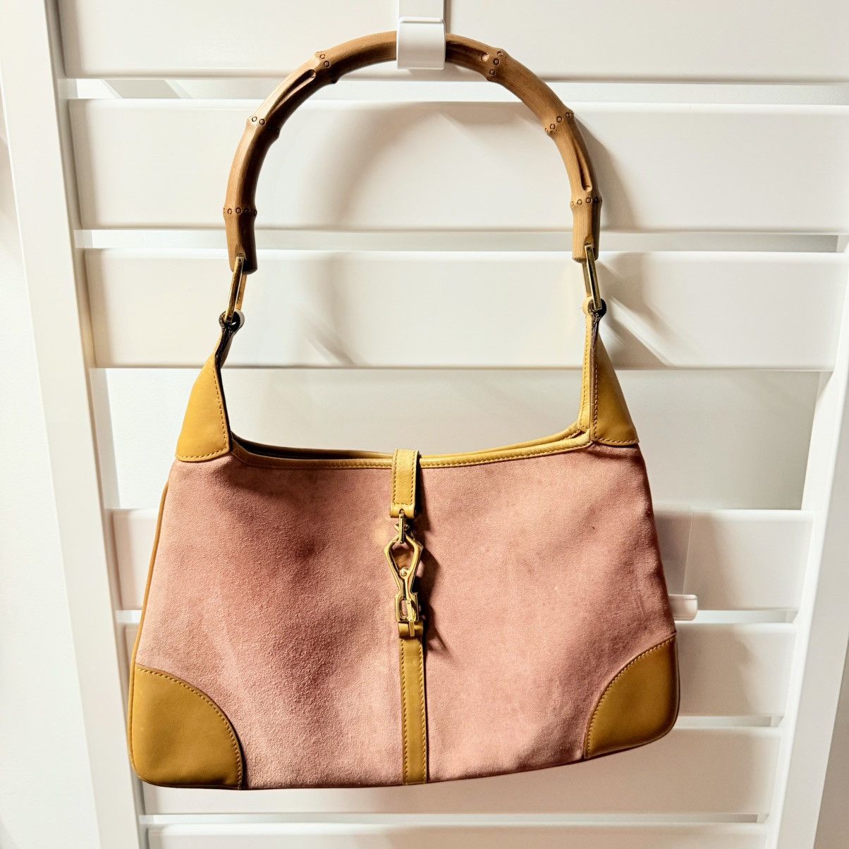 Gucci Gucci Jackie Vintage Handbag in Pink Suede with Bamboo Handl Size ONE SIZE - 3 Thumbnail