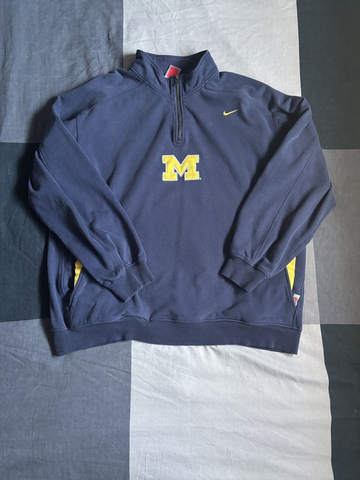 Nike University of Michigan quarter zip Size US L / EU 52-54 / 3 - 1 Thumbnail