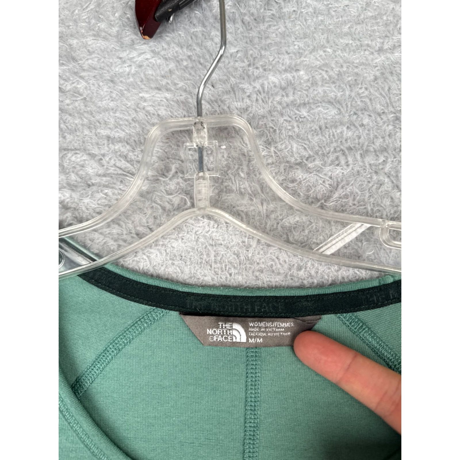 The North Face The North Face Shirt Women M Green Long Sleeve Crew Neck 100% Polyester Size M / US 6-8 / IT 42-44 - 6 Thumbnail